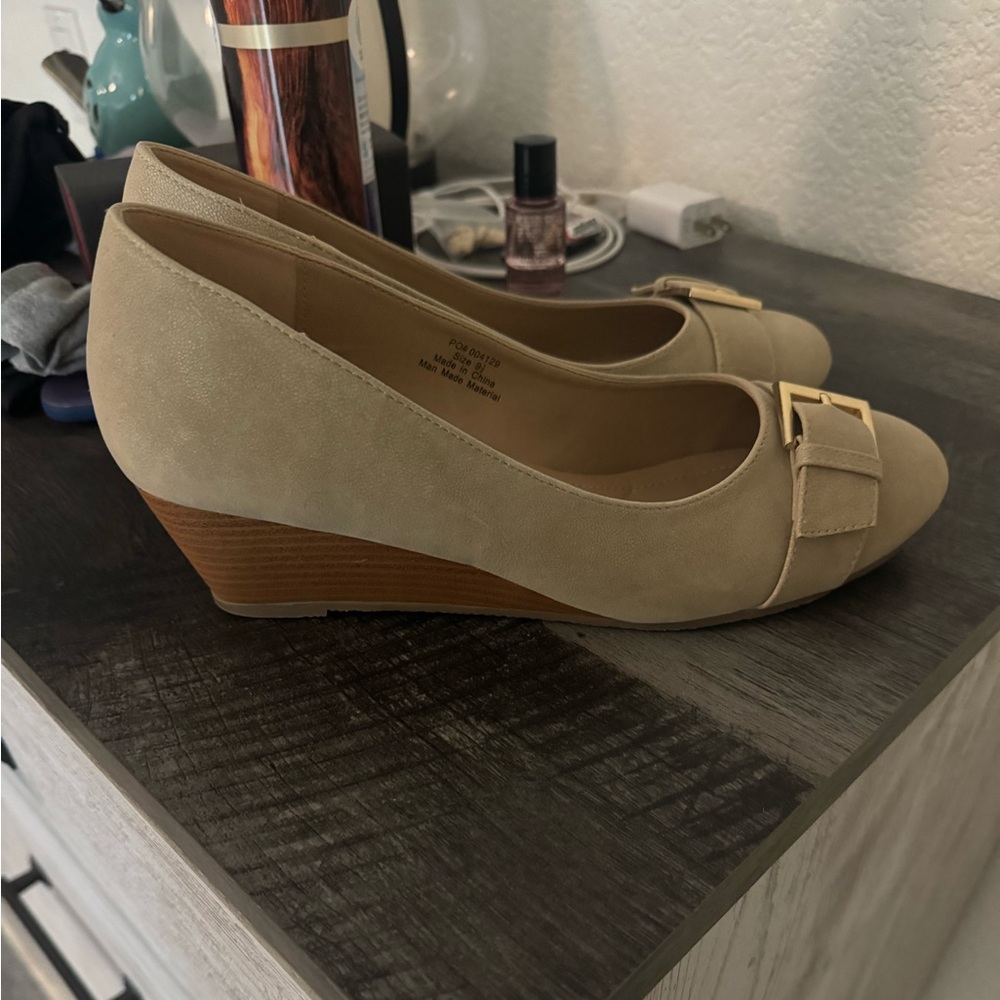 Beige low profile wedge size 9 1/2